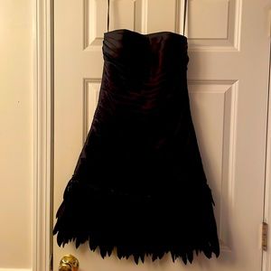 White and Black size 8 cocktail dress and faux fur shoulder cover